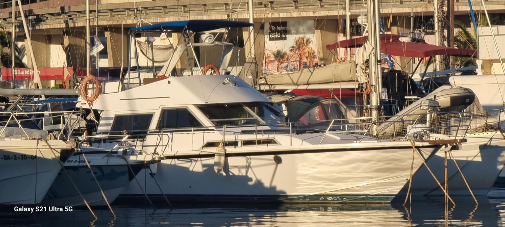 Beautiful And Comfy Boat In Barcelona With Boat Tour Option Hotel Luaran gambar