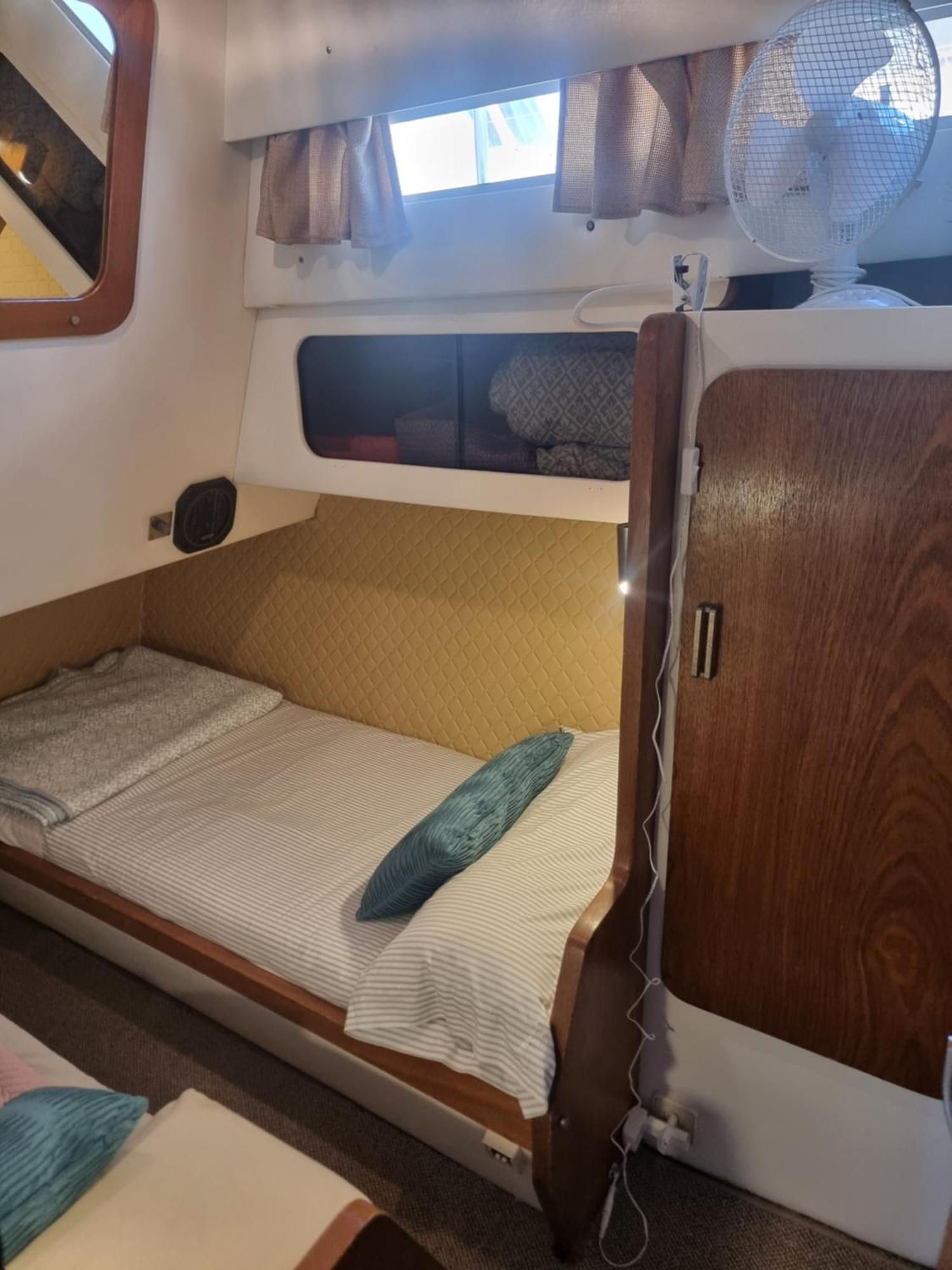 Beautiful And Comfy Boat In Barcelona With Boat Tour Option Hotel Luaran gambar